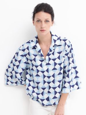 Collared Neck Button Closure Geometric Print Shirt