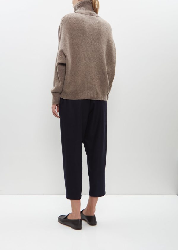 Uta T-Neck Sweater